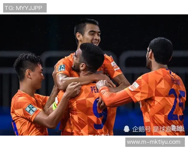 广州恒大与杭州绿城激战正酣谁能在中超赛场上笑到最后